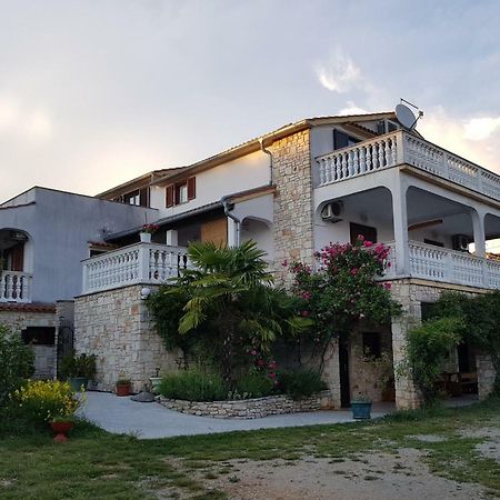 Nada And Family Apartment Rovinjsko Selo Ngoại thất bức ảnh
