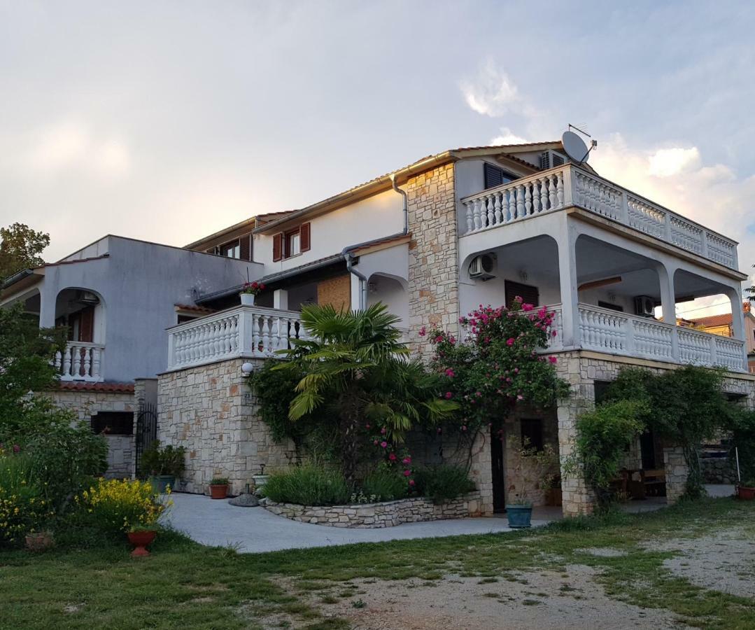 Nada And Family Apartment Rovinjsko Selo Ngoại thất bức ảnh